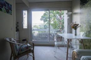 BRIGHT 25 m ideal for 2 with wifi and BALCONY
